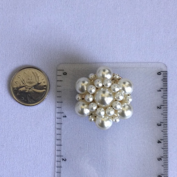 Vintage Faux Pearl Clip On Earrings - Picture 4 of 4